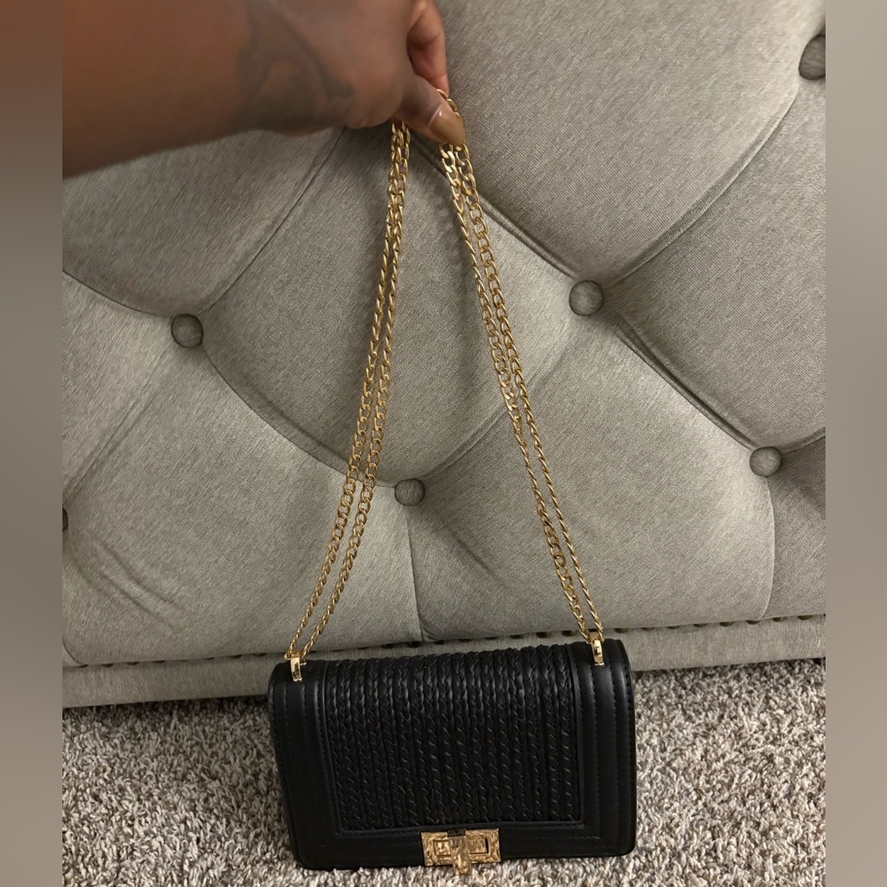 Lulu's Black Crossbody Bag with Gold Chain